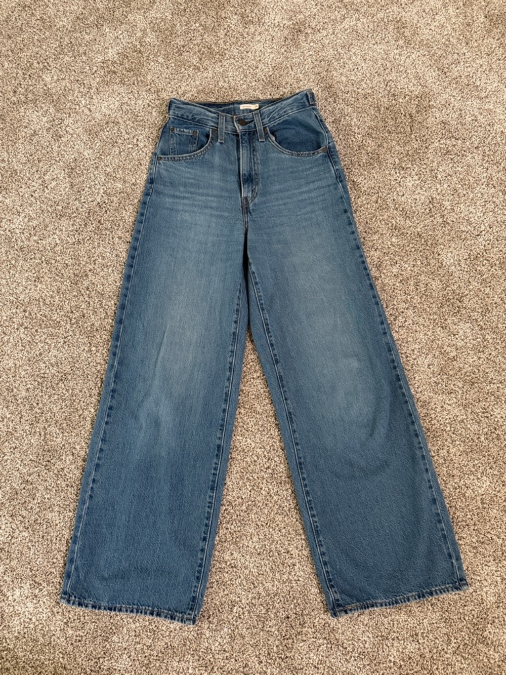 Levi's Wide-Leg Jeans in Medium Blue Wash